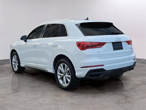 2025 Audi Q3 Premium 45 TFSI S line quattro Tiptronic