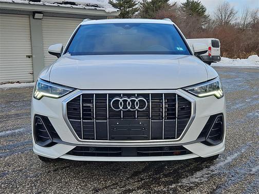 2025 Audi Q3 Premium 45 TFSI S line quattro Tiptronic