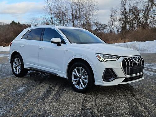 2025 Audi Q3 Premium 45 TFSI S line quattro Tiptronic