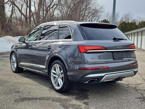 2025 Audi Q7 55 Premium Plus
