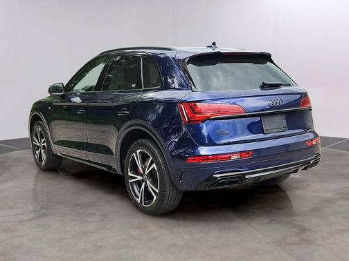 Navarra Blue Metallic 2025 Audi Q5 45 S line Premium Plus