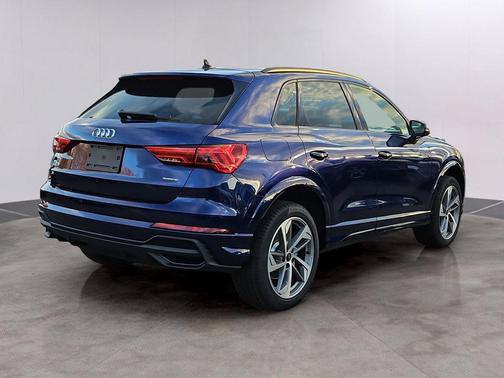 2025 Audi Q3 Premium 45 TFSI S line quattro Tiptronic