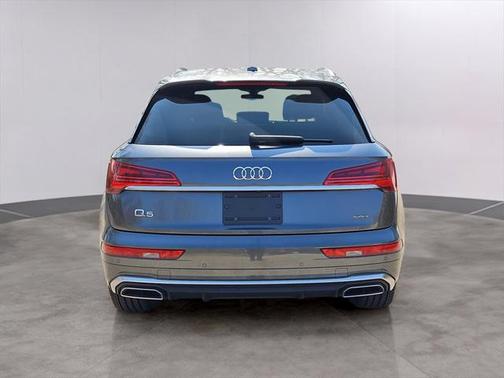 2022 Audi Q5 45 S line Prestige