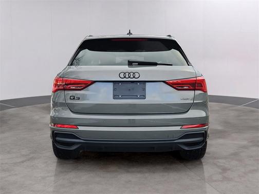 2023 Audi Q3 Premium 45 TFSI S line quattro Tiptronic