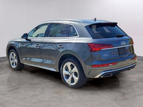 2022 Audi Q5 45 S line Prestige