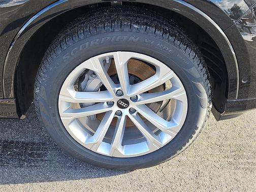 2026 Audi Q7 45 Premium Plus