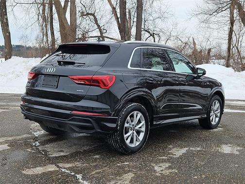 2025 Audi Q3 Premium 45 TFSI S line quattro Tiptronic