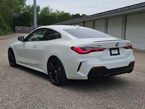 Alpine White 2023 BMW M440 i xDrive