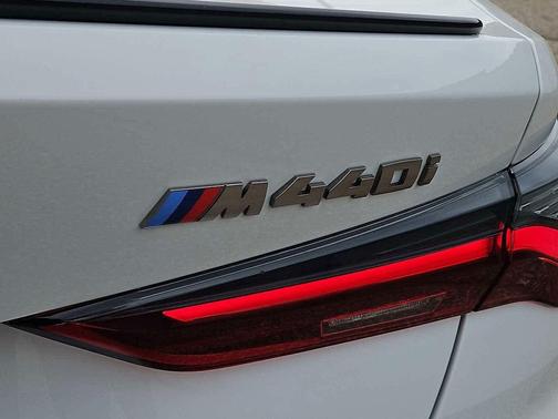 Alpine White 2023 BMW M440 i xDrive