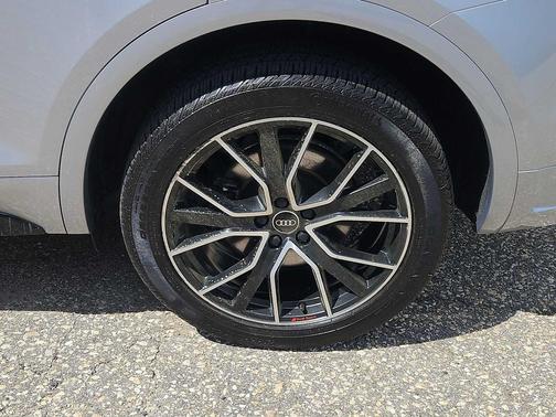 Florett Silver Metallic 2023 Audi SQ5 3.0T Premium Plus