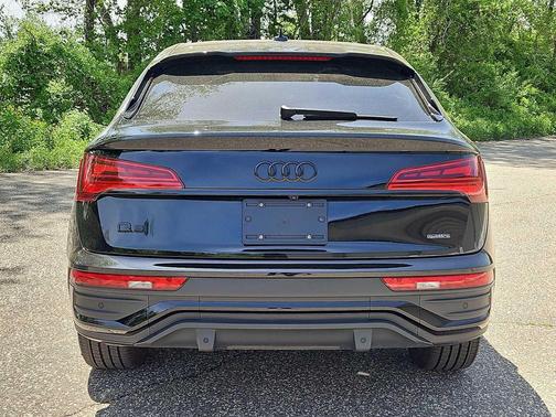 Mythos Black Metallic 2023 Audi Q5 45 S line Premium Plus