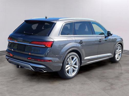 2025 Audi Q7 55 Premium Plus
