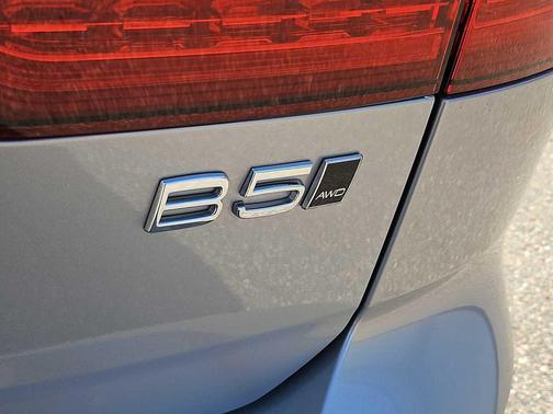 GRY 2025 Volvo V60 Cross Country Plus, B5 AWD Gas (mild hybrid)