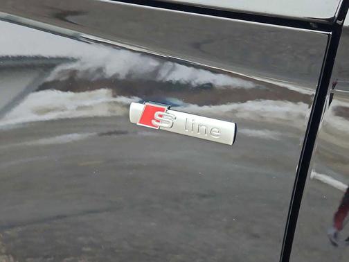 2024 Audi Q5 e 55 S line Premium Plus