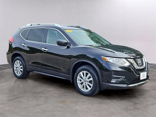2017 Nissan Rogue SV