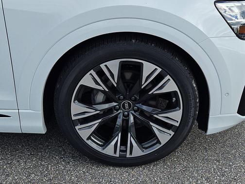 2026 Audi Q8 55 Premium Plus