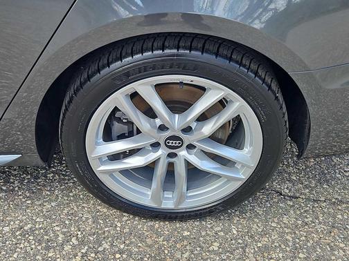 Daytona Gray Pearl Effect 2021 Audi A4 45 S line Premium Plus