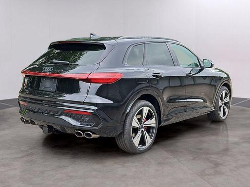 Mythos Black Metallic 2026 Audi SQ5 3.0T Premium Plus