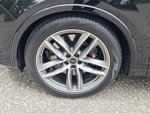 Mythos Black Metallic 2025 Audi SQ7 4.0T Prestige