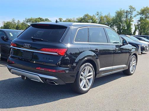 2025 Audi Q7 55 Premium Plus