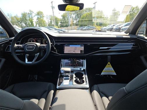 2025 Audi Q7 55 Premium Plus