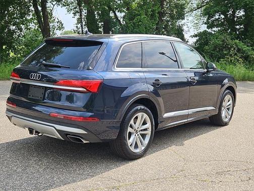 2025 Audi Q7 45 Premium Plus