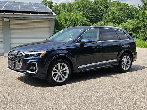 2025 Audi Q7 45 Premium Plus