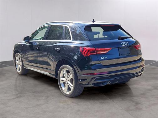 2022 Audi Q3 45 S line Premium Plus