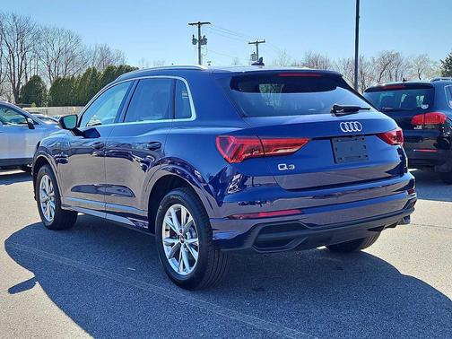 Navarra Blue Metallic 2025 Audi Q3 Premium 45 TFSI S line quattro Tiptronic