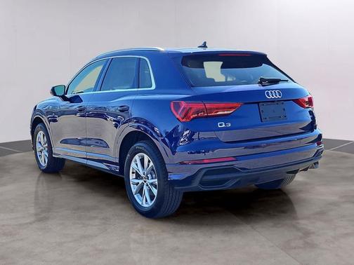 Navarra Blue Metallic 2025 Audi Q3 Premium 45 TFSI S line quattro Tiptronic