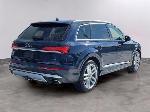 2025 Audi Q7 55 Premium Plus
