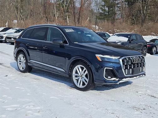2025 Audi Q7 55 Premium Plus