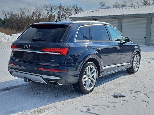 2025 Audi Q7 55 Premium Plus