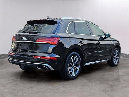 2023 Audi Q5 45 S line Premium Plus