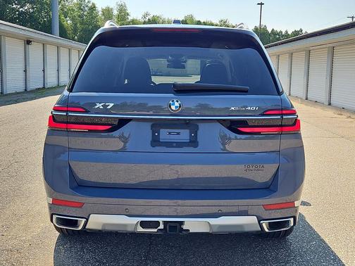 Copper Metallic 2024 BMW X7 xDrive40i
