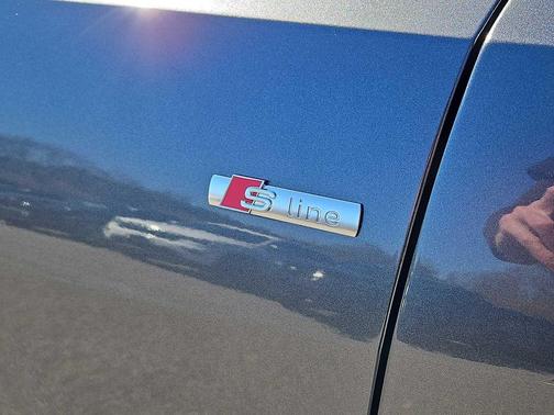 Samurai Gray Metallic 2023 Audi Q8 55 Premium Plus