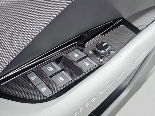 Glacier White Metallic 2026 Audi Q3 TFSI quattro S tronic