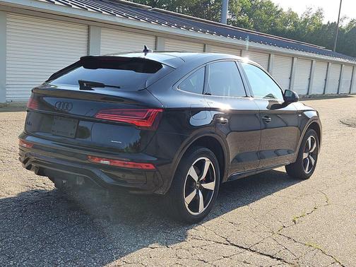 Mythos Black Metallic 2024 Audi Q5 45 S line Premium Plus