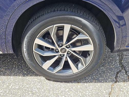 Navarra Blue Metallic 2023 Audi Q5 45 S line Premium