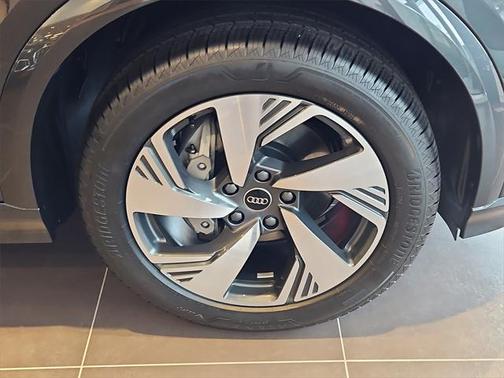 2025 Audi Q6 e-tron Premium Plus quattro