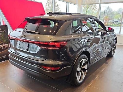 2025 Audi Q6 e-tron Premium Plus quattro