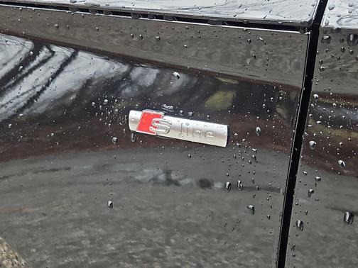 Mythos Black Metallic 2023 Audi Q5 45 S line Premium Plus