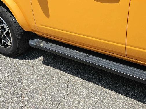 Cyber Orange Metallic Tricoat 2022 Ford Bronco Outer Banks