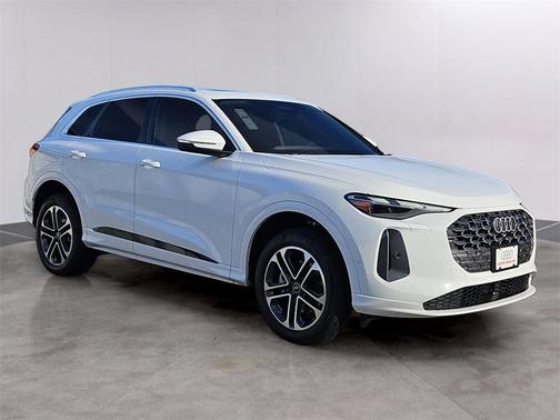 2025 Audi Q5 Premium TFSI quattro S tronic