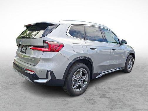 Space Silver Metallic 2026 BMW X1 xDrive28i