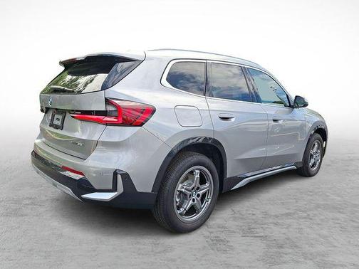 Space Silver Metallic 2026 BMW X1 xDrive28i