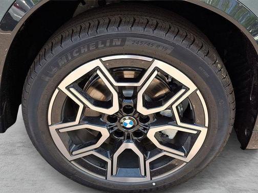 Cape York Green Metallic 2026 BMW X1 xDrive28i