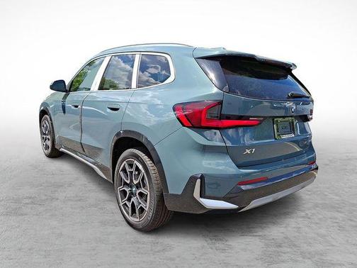 Cape York Green Metallic 2026 BMW X1 xDrive28i