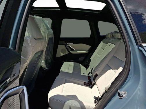 Cape York Green Metallic 2026 BMW X1 xDrive28i