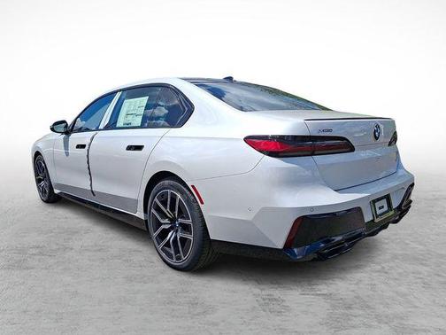 Mineral White Metallic 2026 BMW 760 xDrive